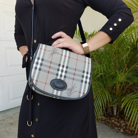 Burberry Handbags - Burberry Purse